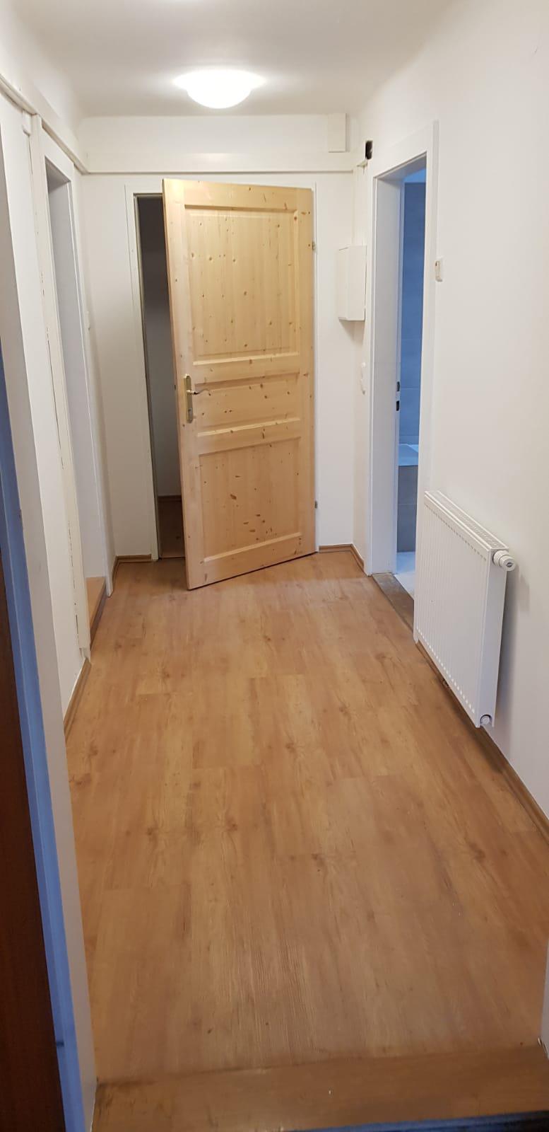 Leitgöb Wohnbau > Objekt Grosszuegige Zimmer Mansardenwohnung in